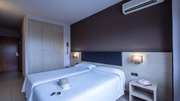 Hotel California Garden in Salou